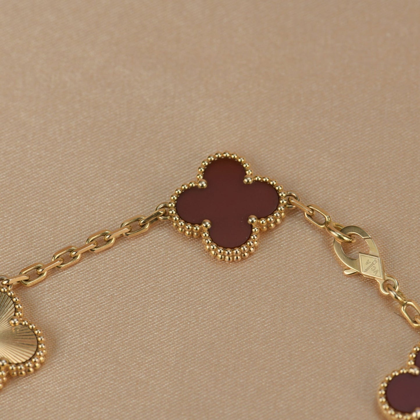 [LORA]CLOVER  5 MOTIFS CARNELIAN GOLD BRACELET