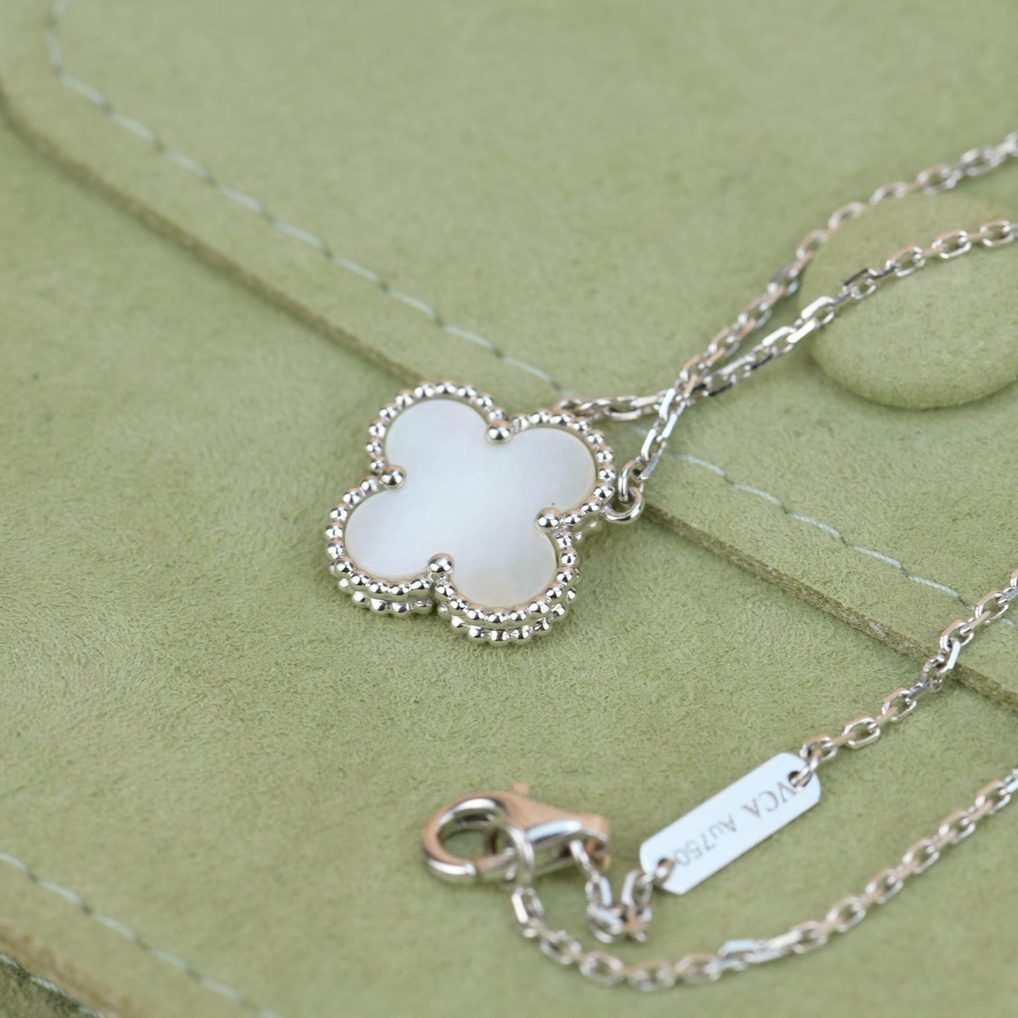 [LORA]CLOVER  15MM WHITE MOTHER-OF-PEARL SILVER