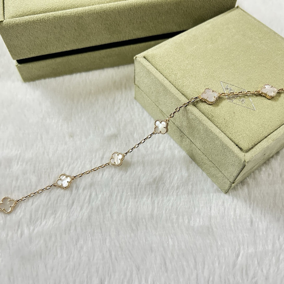 [LORA]CLOVER 6 MOTIF WHITE MOP BRACELET