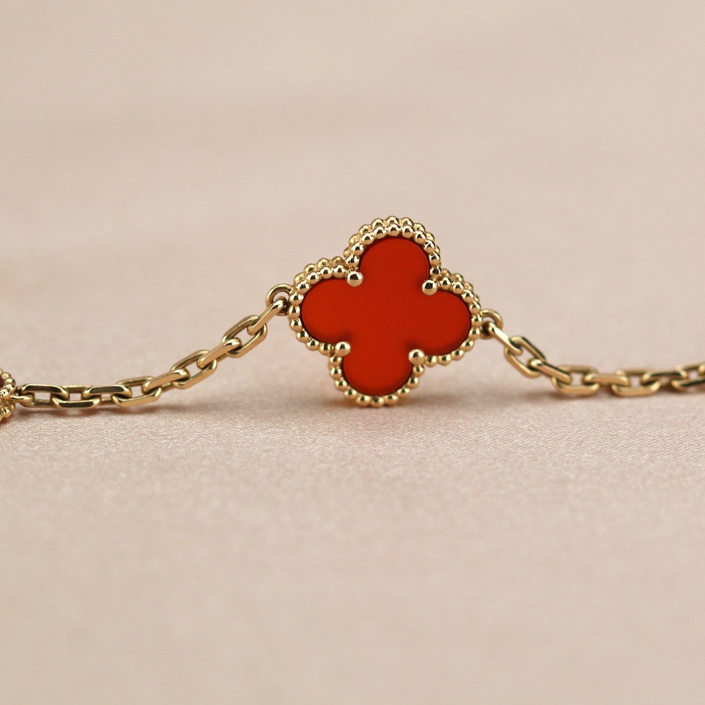 [LORA]CLOVER 5 MOTIFS RED AGATE  BRACELET
