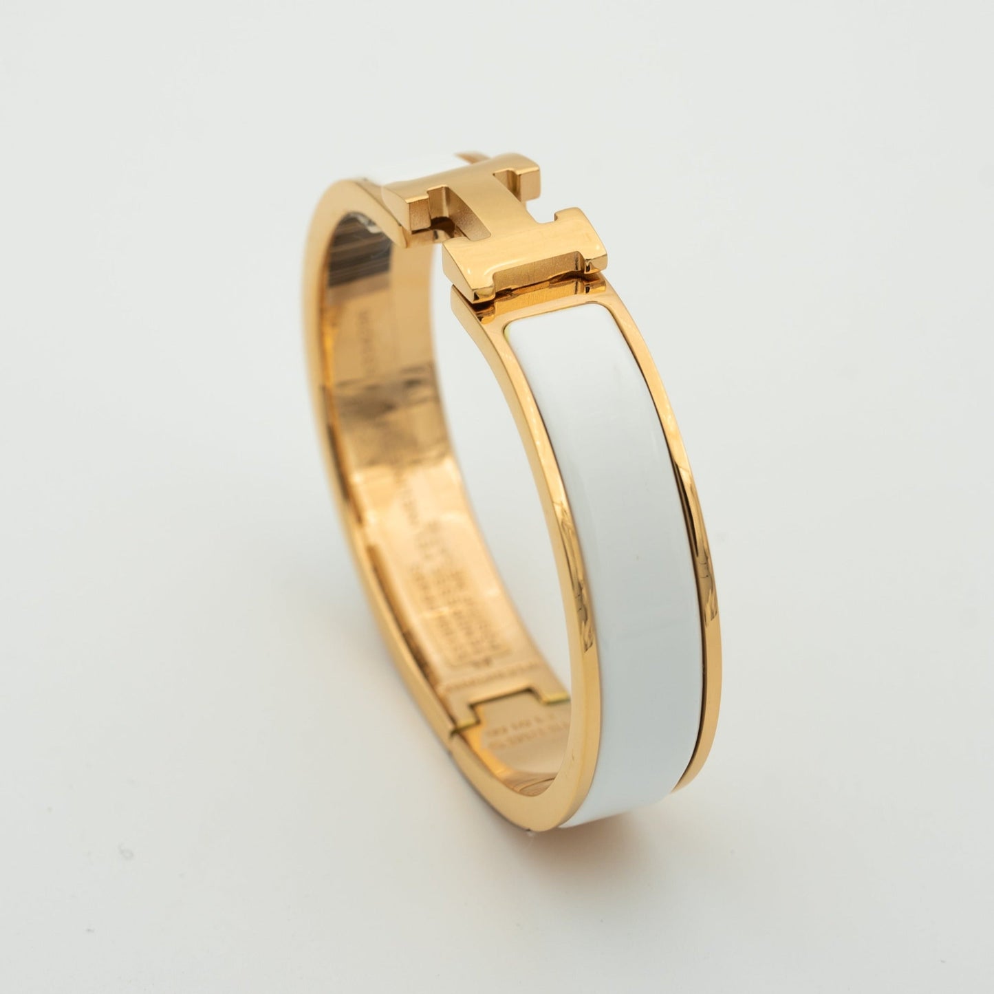 [LORA]H WHITE BRACELET
