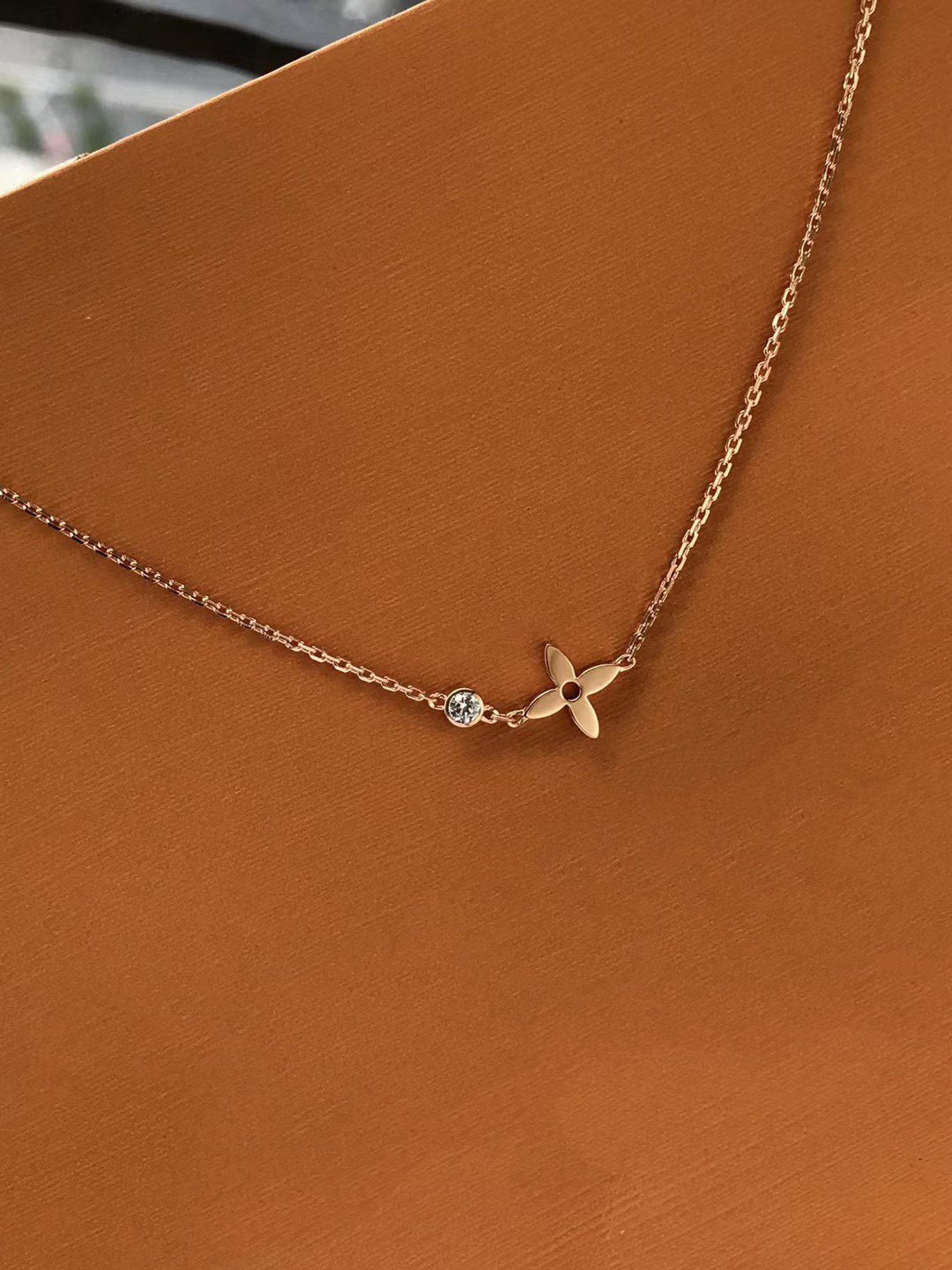 [LORA]BLOSSOM PENDANT PINK GOLD AND DIAMOND
