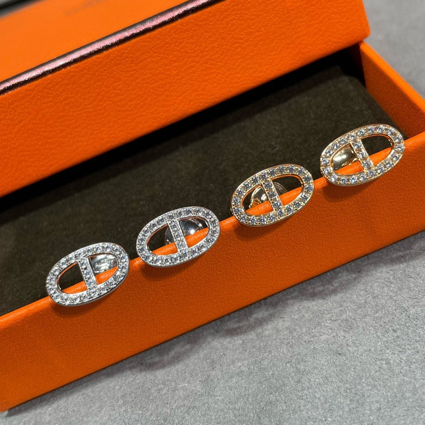 [LORA]HM FULL DIAMOND PIG NOSE STUD EARRINGS