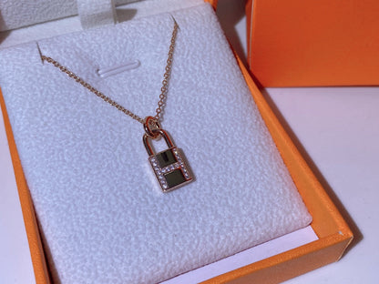 [LORA]HM ADVANCED NICHE LOCK HEAD NECKLACE DIAMONDS