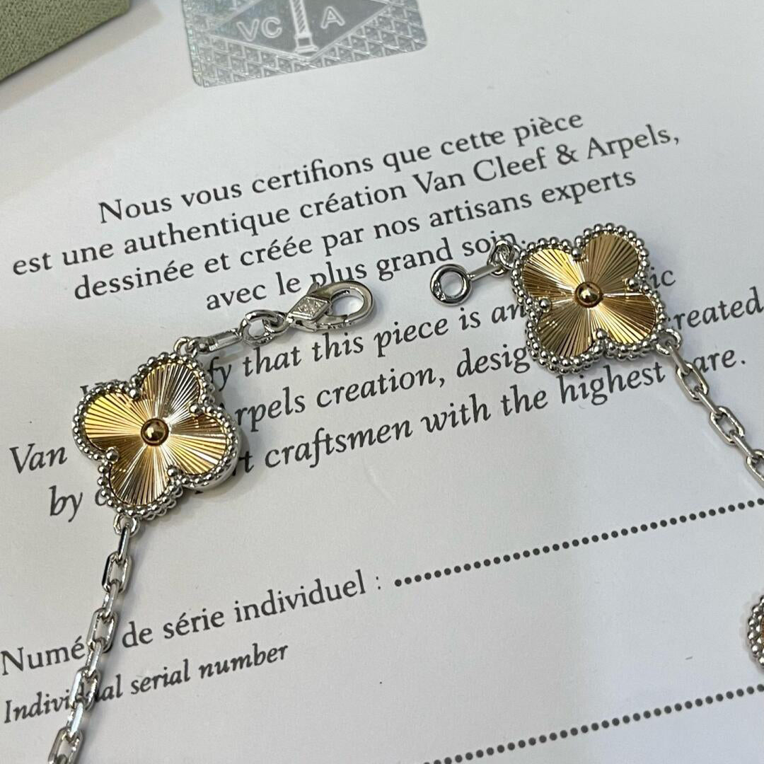 [LORA]CLOVER  5 MOTIFS  CHRISTMAS LIMITED EDITION BRACELET