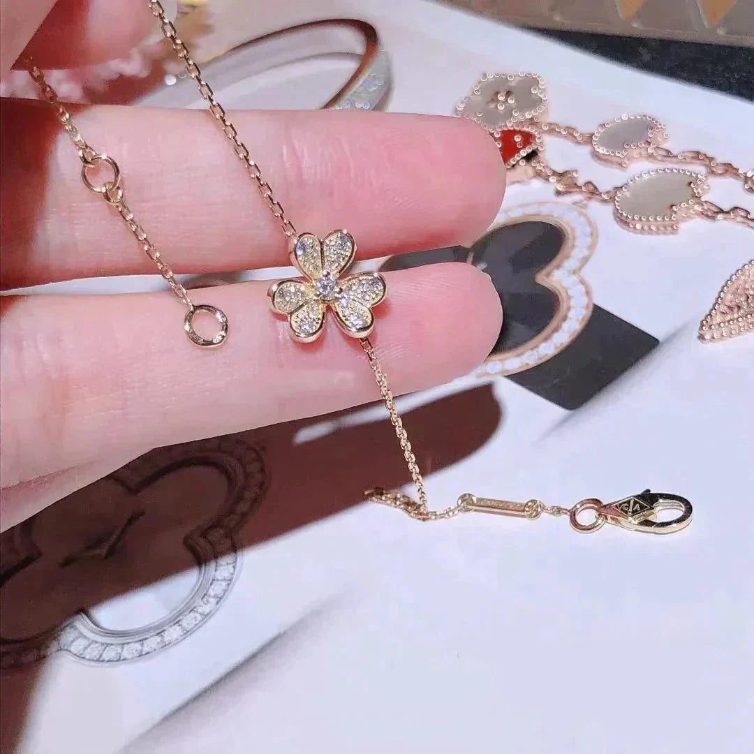 [LORA]FRIVOLE GOLD FLOWER DIAMOND BRACELET