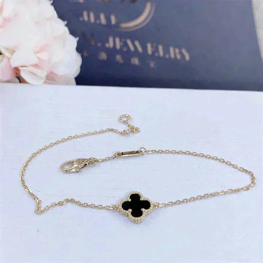 [LORA]CLOVER ONYX SINGLE FLOWER BRACELET