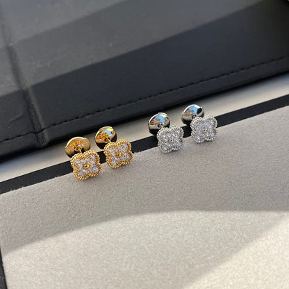 [LORA]CLOVER MINI DIAMOND STUD EARRINGS