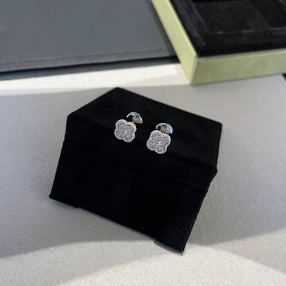 [LORA]CLOVER MINI DIAMOND STUD EARRINGS